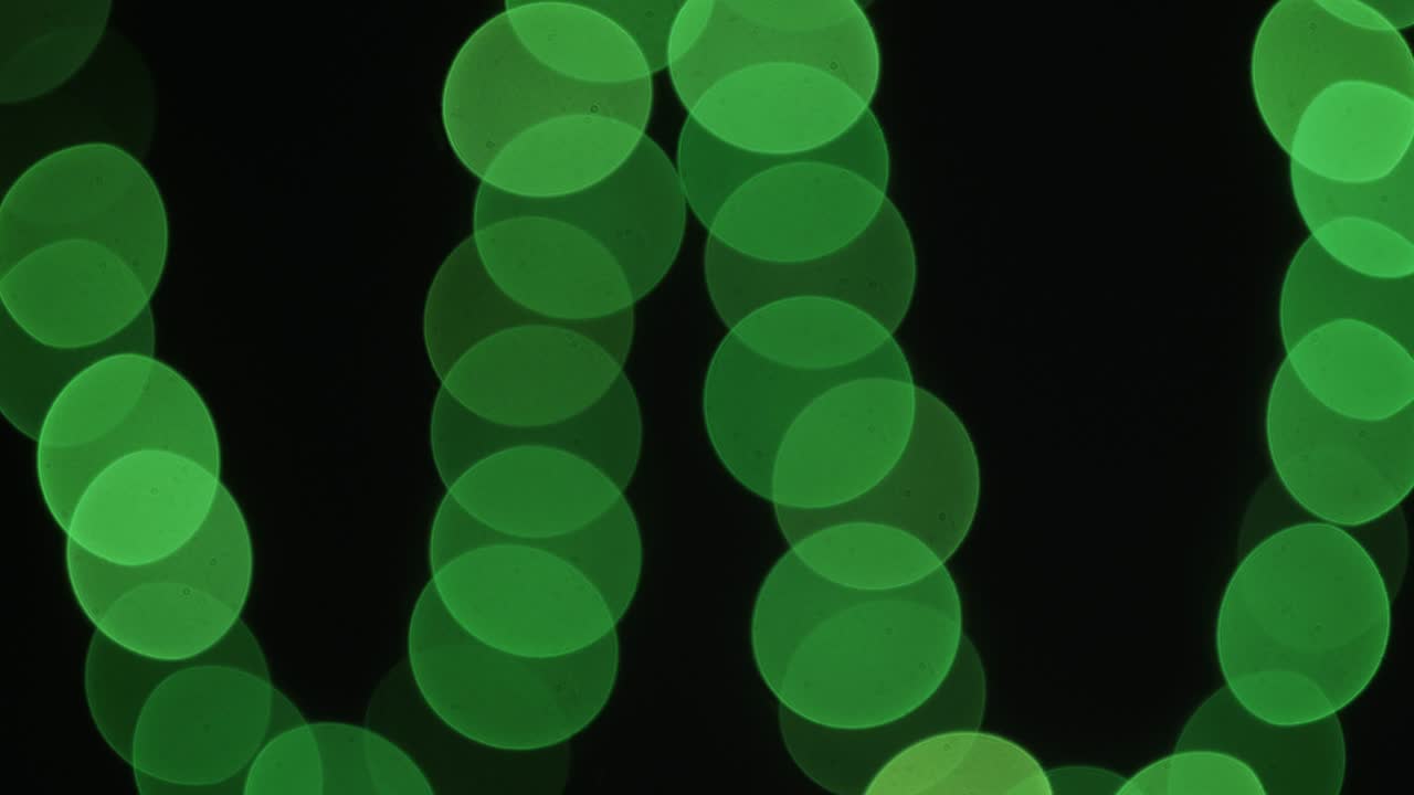 расфокусированные цветные огни на рождество или новый год, мягкий абстрактный фон