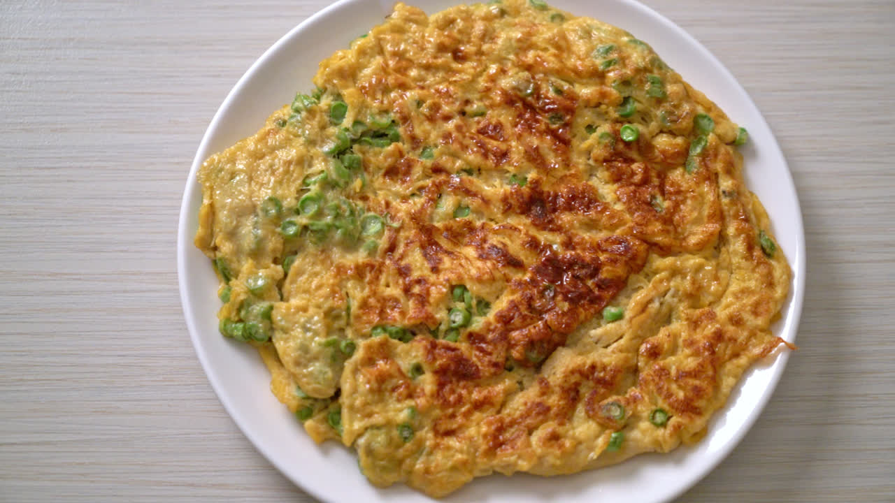 tortilla con frijoles largos o caupí - estilo de comida casera
