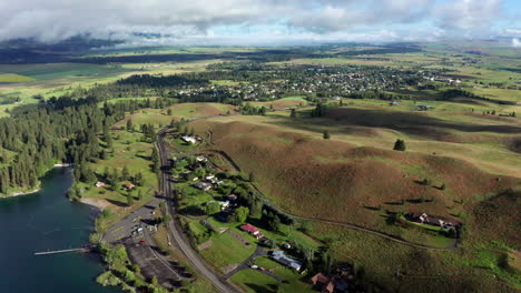 Vom-Wallowa-Lake-Aus-Geht-Es-In-Die-Stadt-Joseph,-Oregon