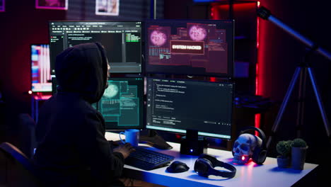 hacker frustrato in un nascondiglio segreto scoraggiato dopo un hack fallito