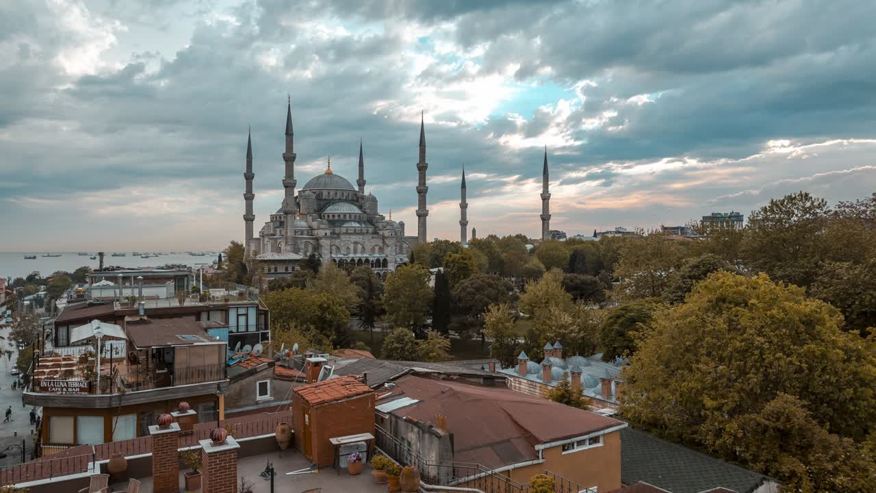 la mezquita del sultán ahmed en la puesta de sol de estambul