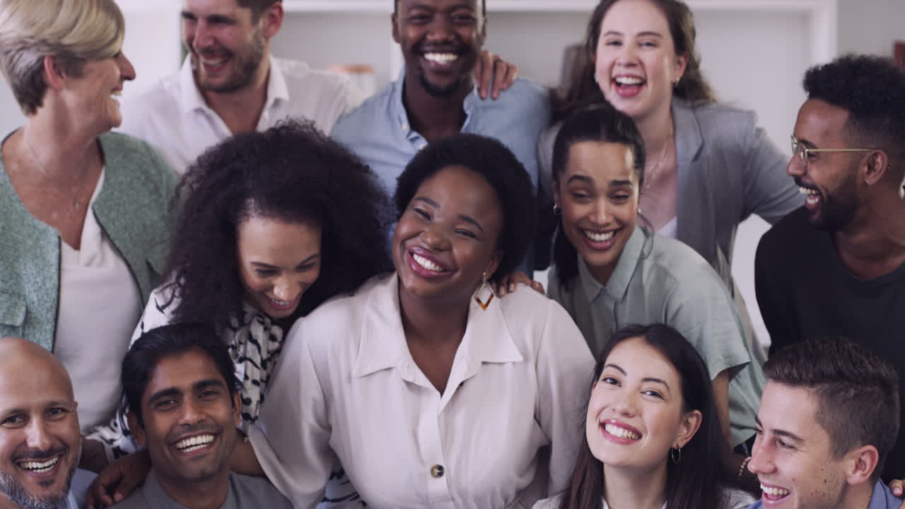 logramos mucho más cuando todos trabajamos juntos.