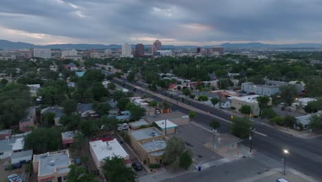Albuquerque-neighborhood-at-sunrise-with-a-view-of-the-city-skyline-in-New-Mexico