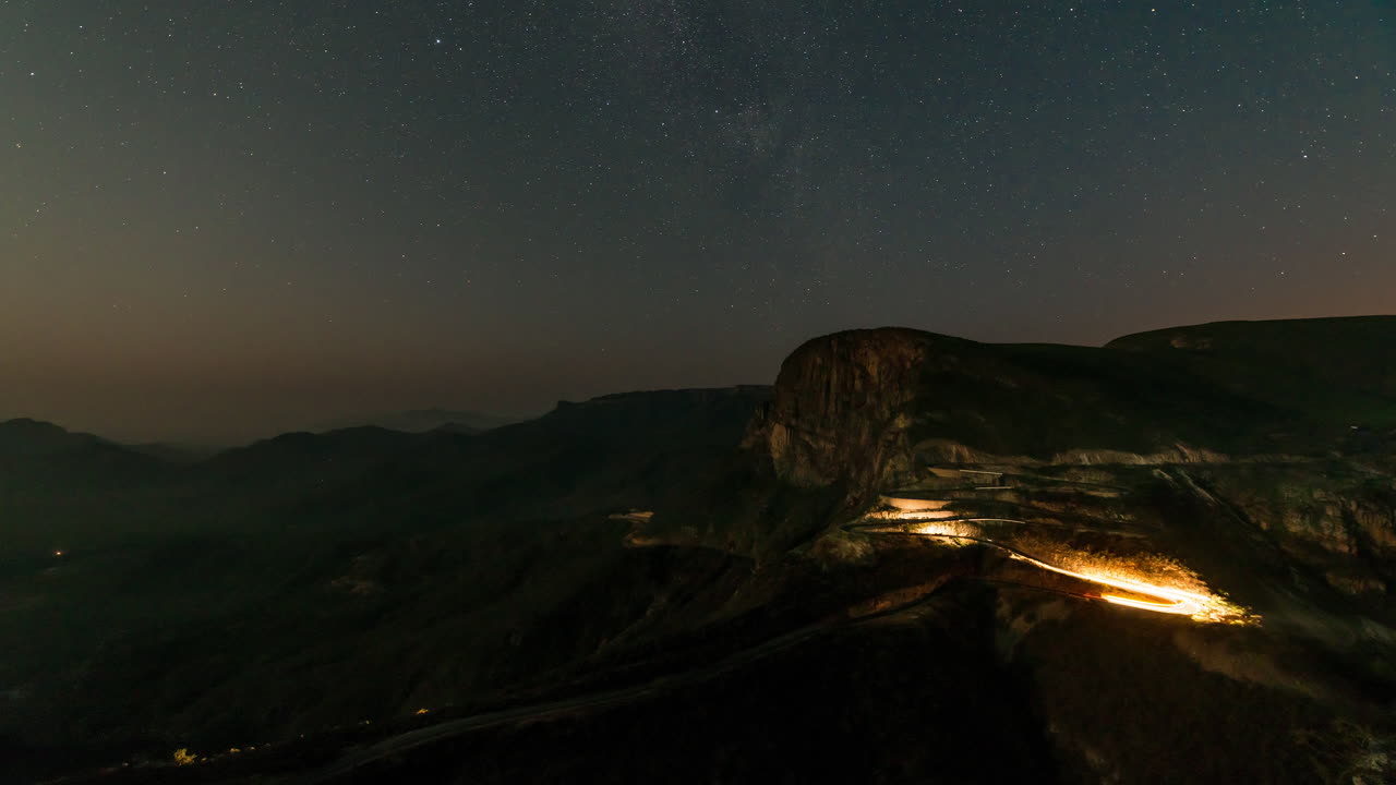 lapso de tiempo nocturno 2, en la serra da leba, namibe, angola, áfrica