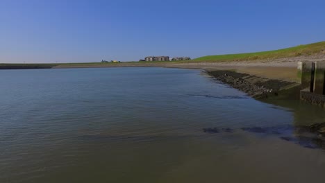 Luftaufnahmen-Eines-Neuen-Nachbarschafts-Nahe-Dem-Meer-In-Kruiningen,-Niederlande