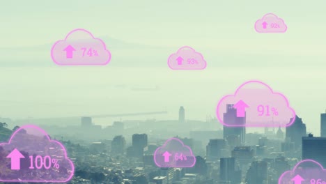 animación de nubes digitales con carga flotando sobre el paisaje urbano