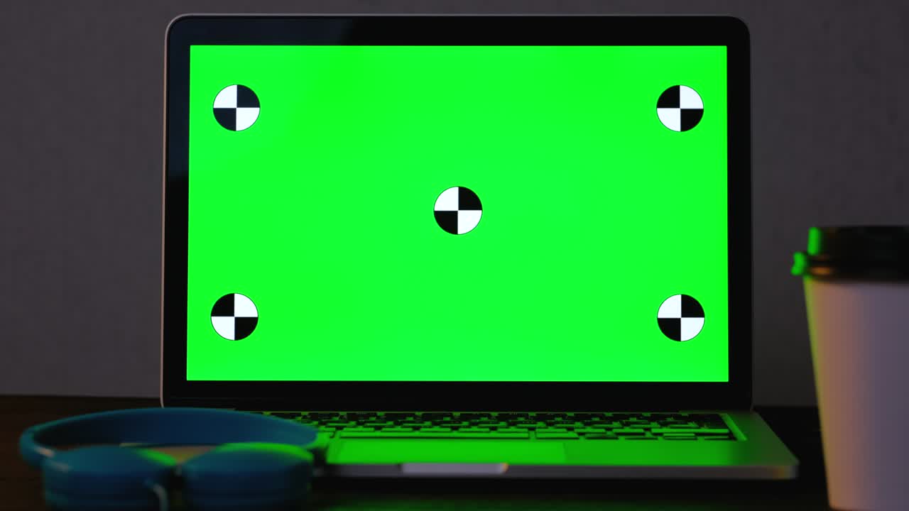 conjunto de computadoras para el aprendizaje a distancia y el trabajo a distancia, concepto tecnológico