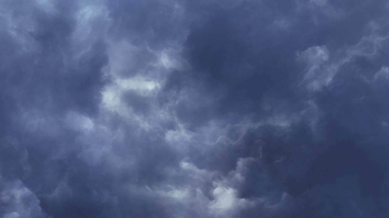 뇌우, 비가 오기 전에 먹구름