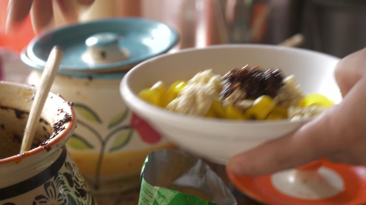 Tibetan traditional food cuisine laphing preparation, Closeup