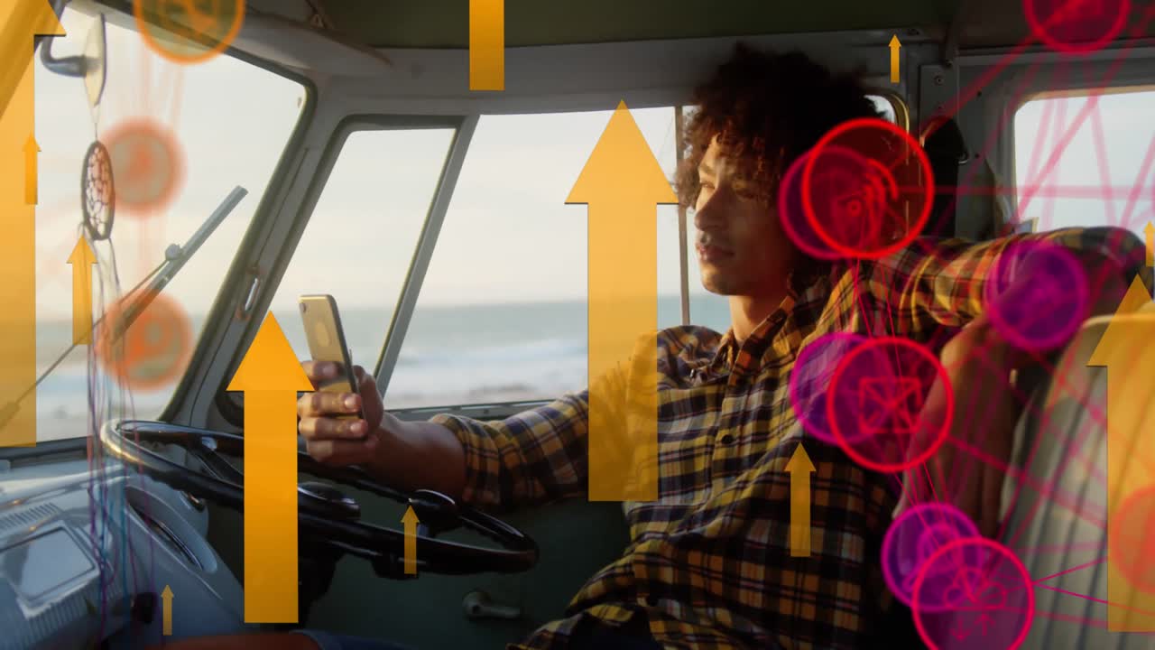 스마트 폰을 사용하여 사람 위의 디지털 아이콘 네트워크의 애니메이션