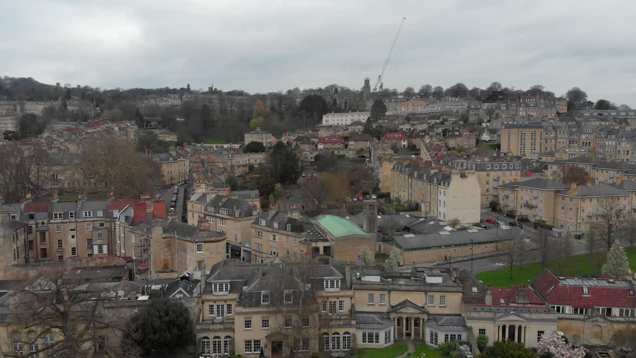 Strada circolare di case a schiera progettate da John Wood, Bath Inghilterra, vista con drone