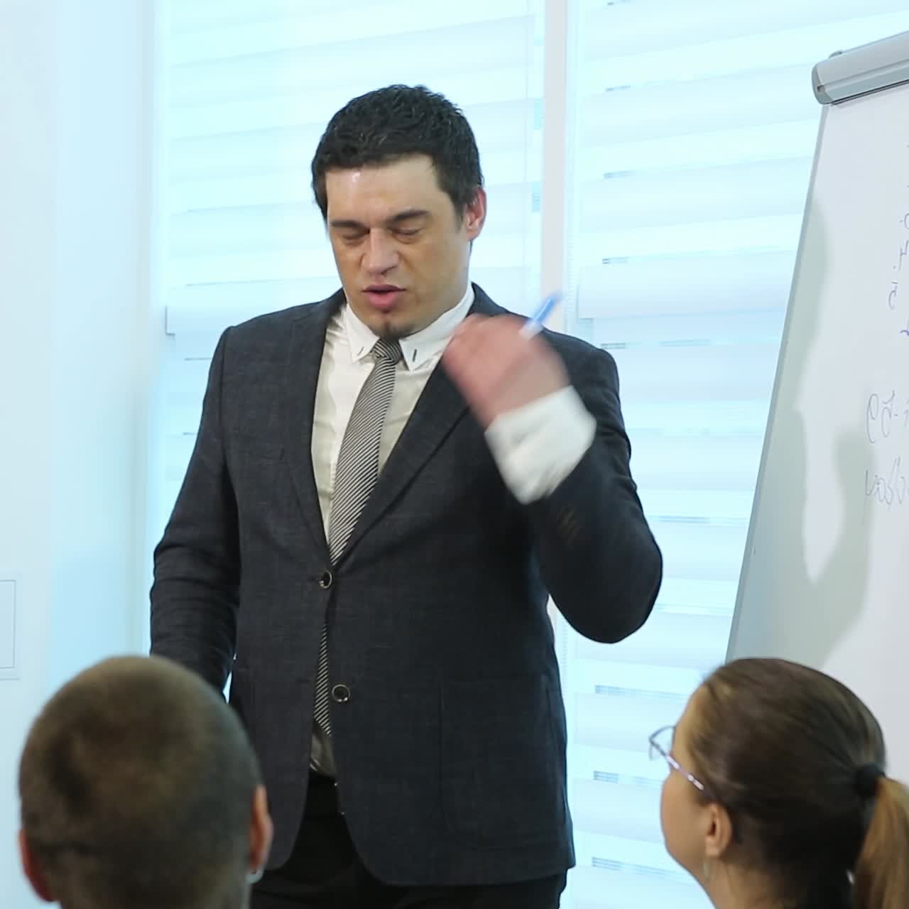 proceso de trabajo en una reunión de negocios