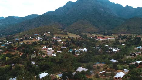 Vista-Aérea-De-La-Ciudad-De-Morogoro-En-Tanzania