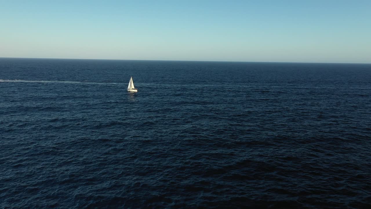 campo lungo di una barca a vela a maiorca