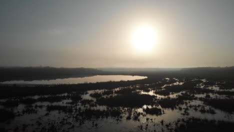 vuelo de drones al atardecer sobre la hermosa naturaleza mexicana
