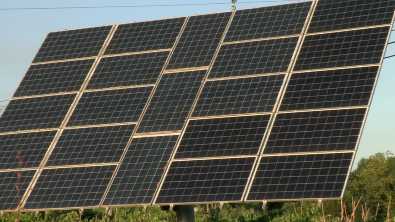 alejar un gran panel solar