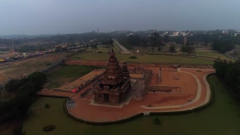 Luftaufnahme-Des-Mamallapuram-Ufertempels,-Aufgenommen-Mit-Einer-Phantom-4-Pro-4K-Drohne