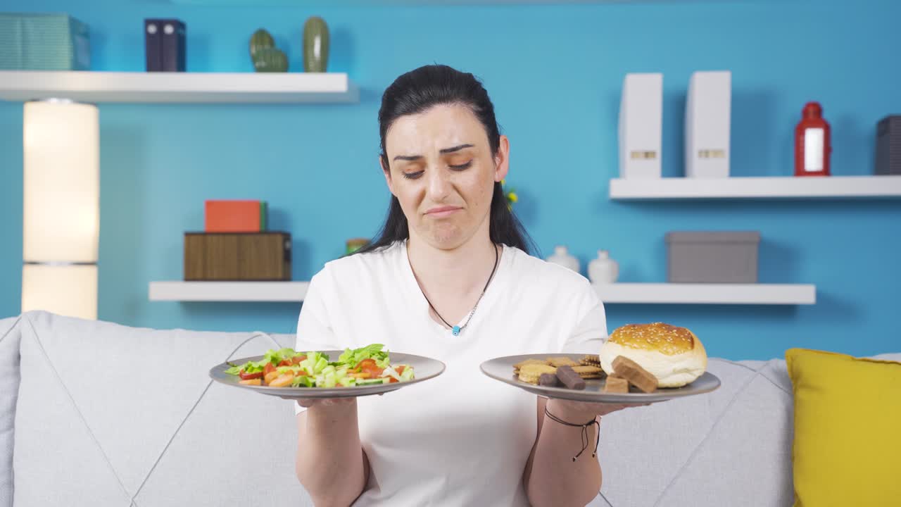 다이어트에 지쳐있는 사람.