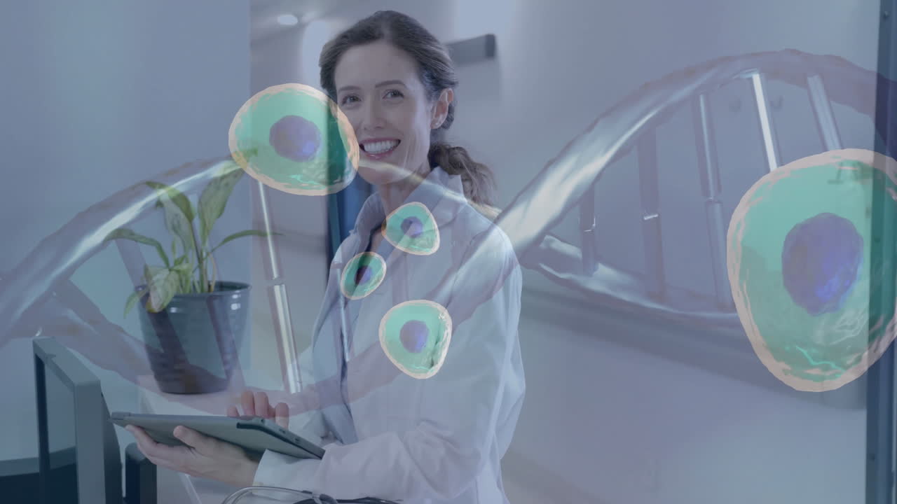 animación de cadena de adn y procesamiento de datos sobre una doctora caucásica