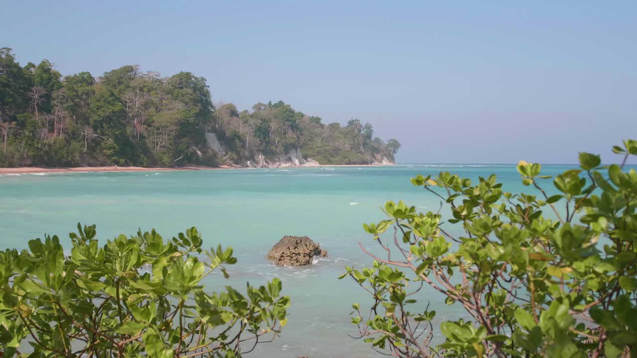 ветреный день в раю