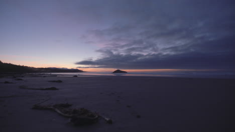 Magia-Temprano-En-La-Mañana-En-Long-Beach-En-Tofino,-Isla-De-Vancouver,-Canadá