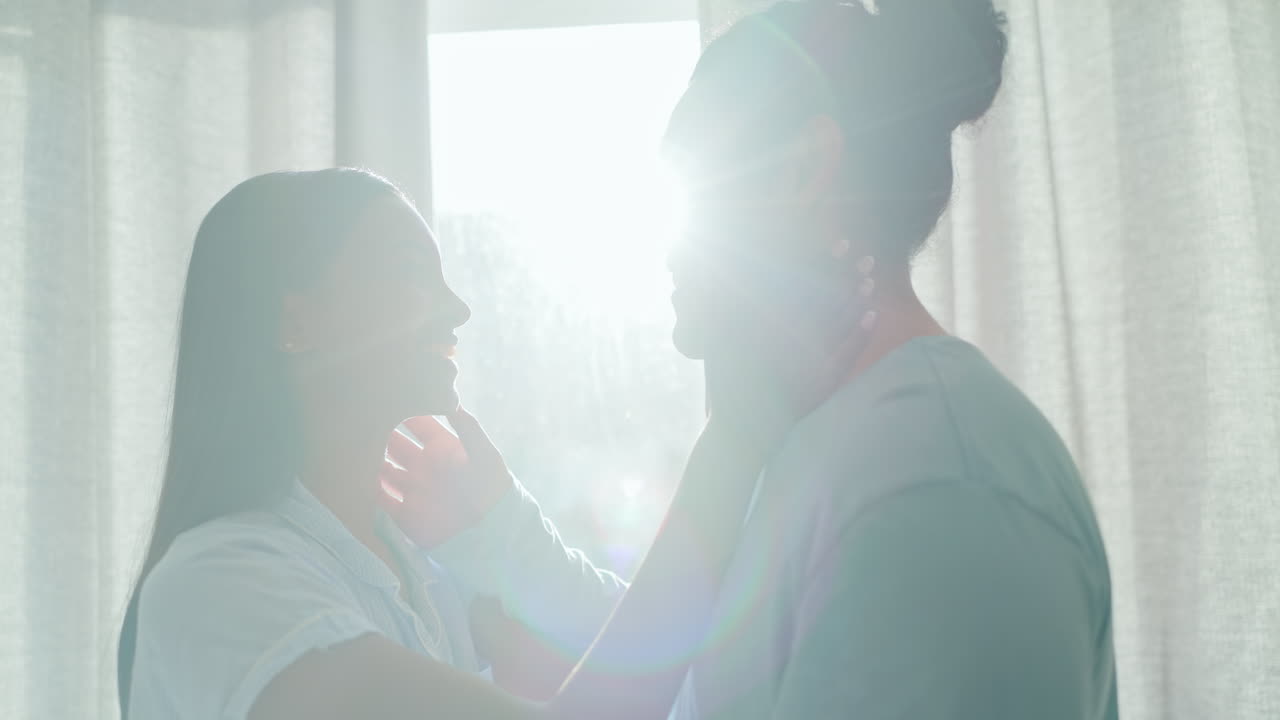 행복, 사랑과 커플 아침에 침실에서