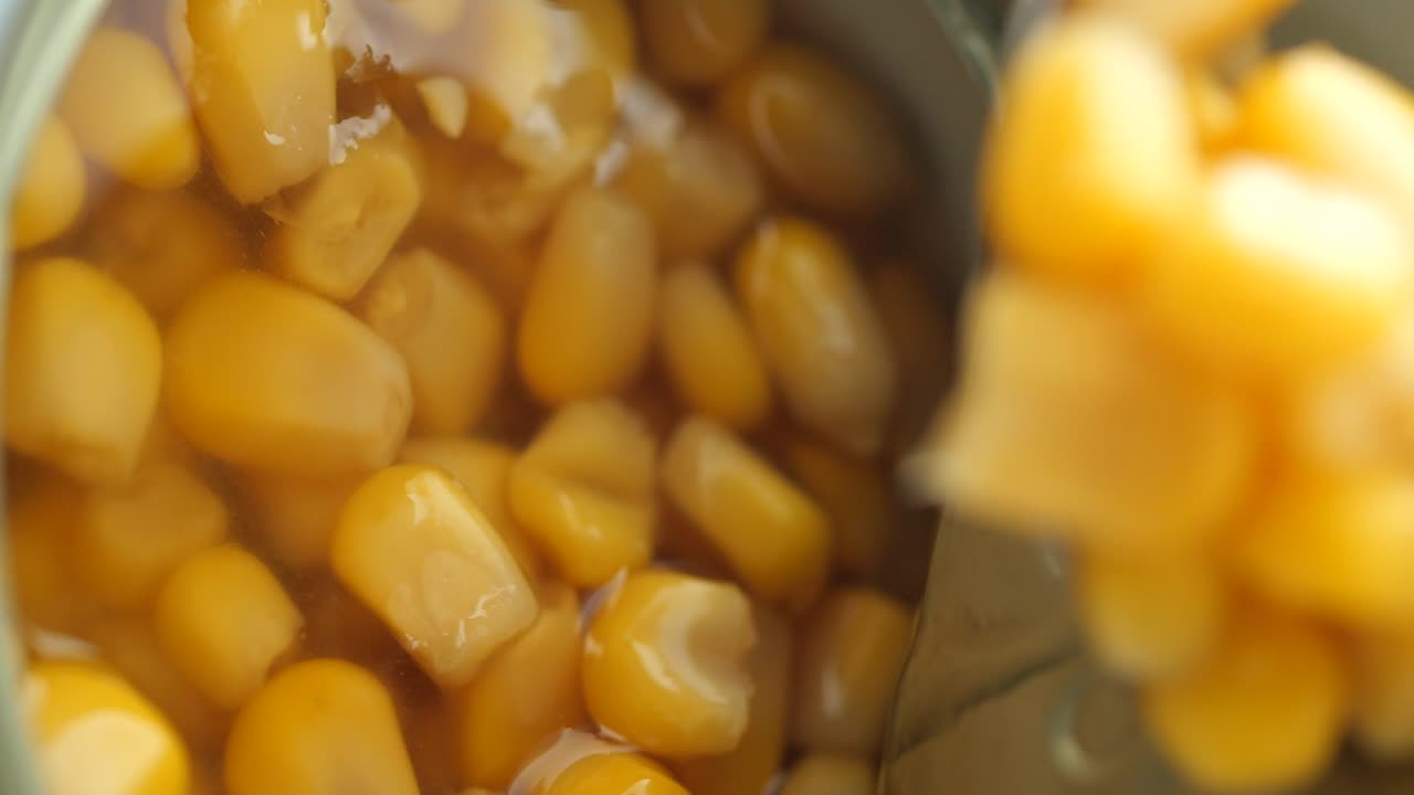 통조림에 담긴 옥수수