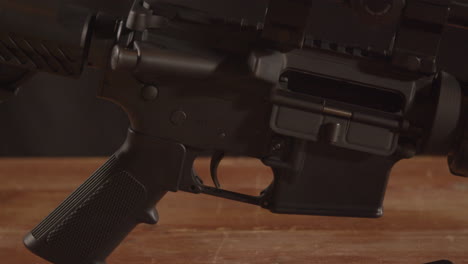 wózek z rozładowanym spustem ar-15