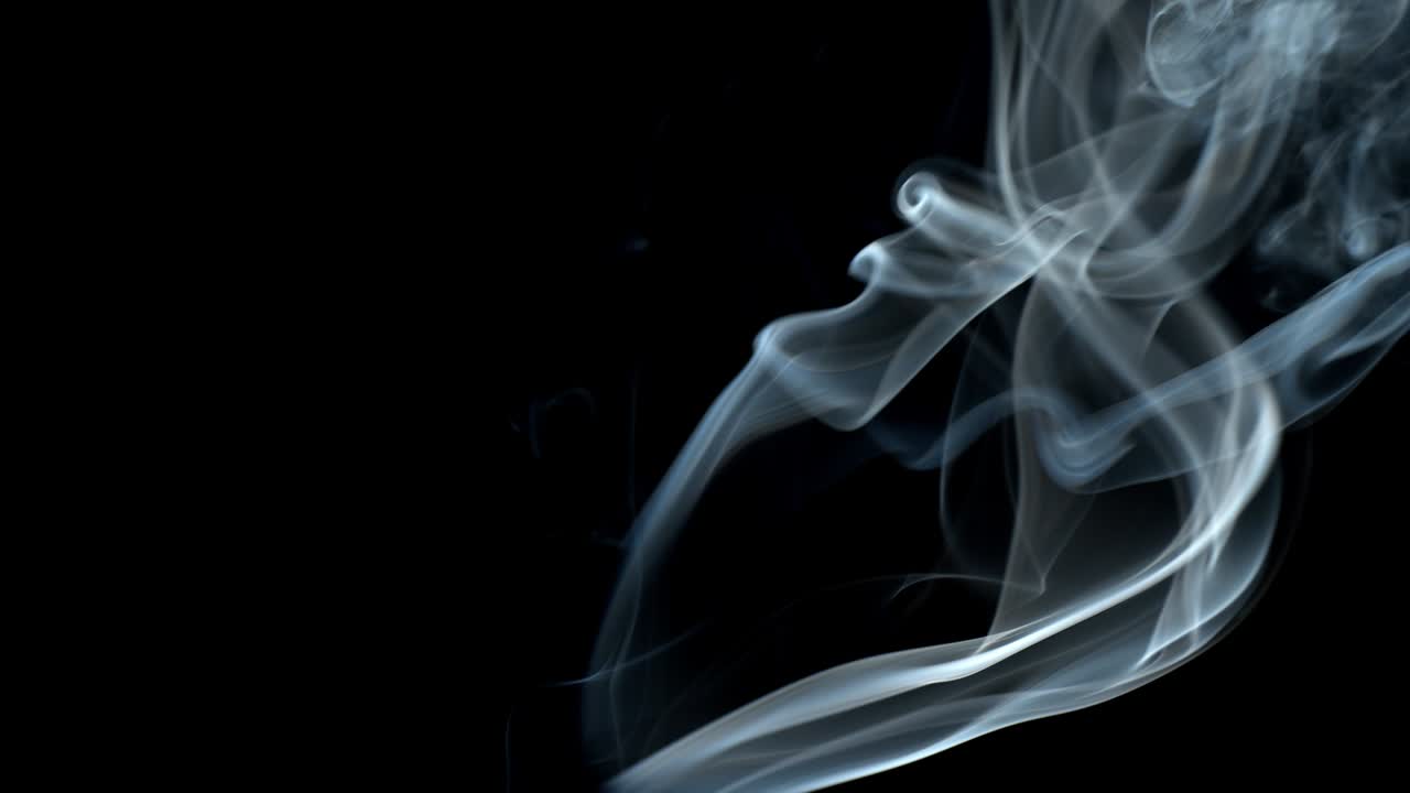 검은 바탕에 연기가 아져 나옵니다.