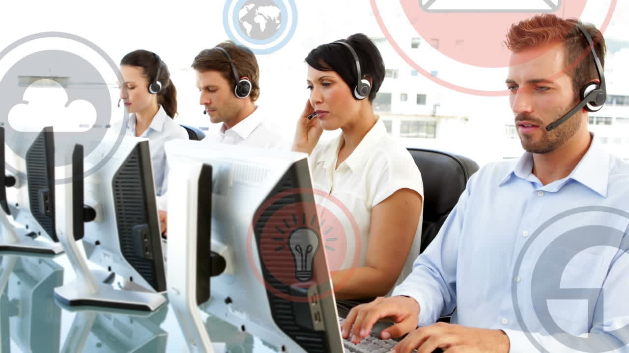 휴대폰 헤드 ⁇ 을 착용한 사람들 위에 소셜 미디어 아이콘의 애니메이션