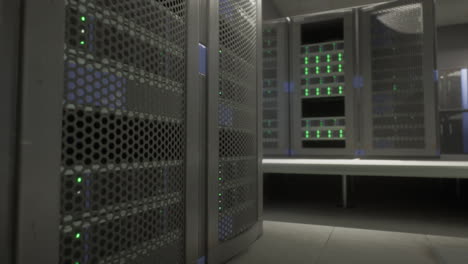 racks de servidores en un centro de datos
