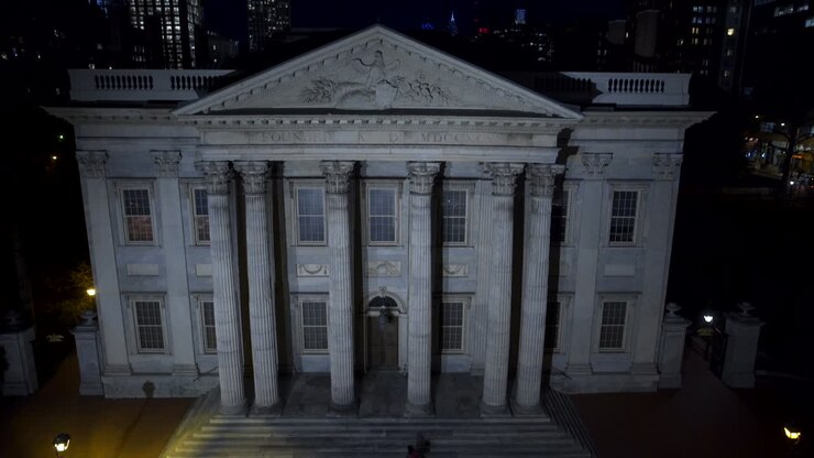 Ripresa notturna con drone della First Bank di Filadelfia
