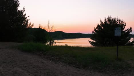 Noch-Eine-Aufnahme-Der-Farben-Des-Sonnenuntergangs