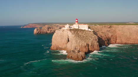 Antena:-La-Luz-Del-Cabo-De-São-Vicente-En-Portugal