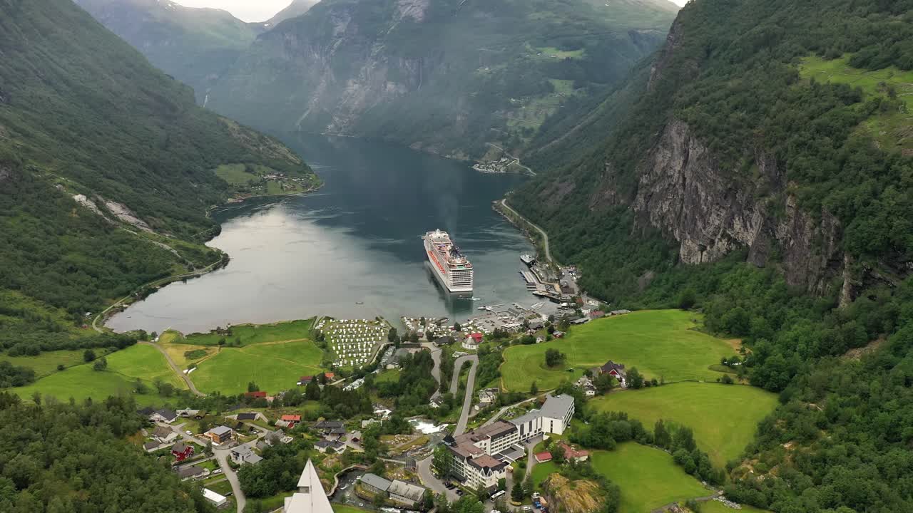게이랑거 피오르드, 노르웨이. 아름다운 자연 노르웨이 자연 풍경.