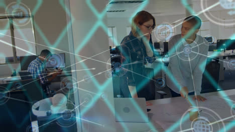 animación de una red de conexiones entre diversas mujeres que trabajan en oficinas