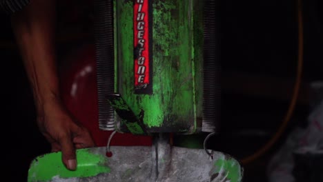 SPRING-ON-THE-TIRE-CHANGER-TOOL---Close-up-shot