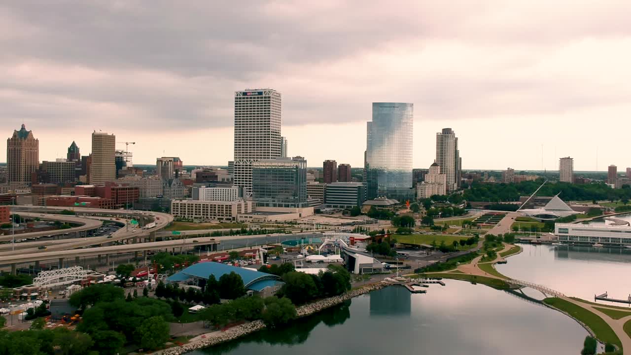 Una vista aérea costera de la ciudad de Milwaukee