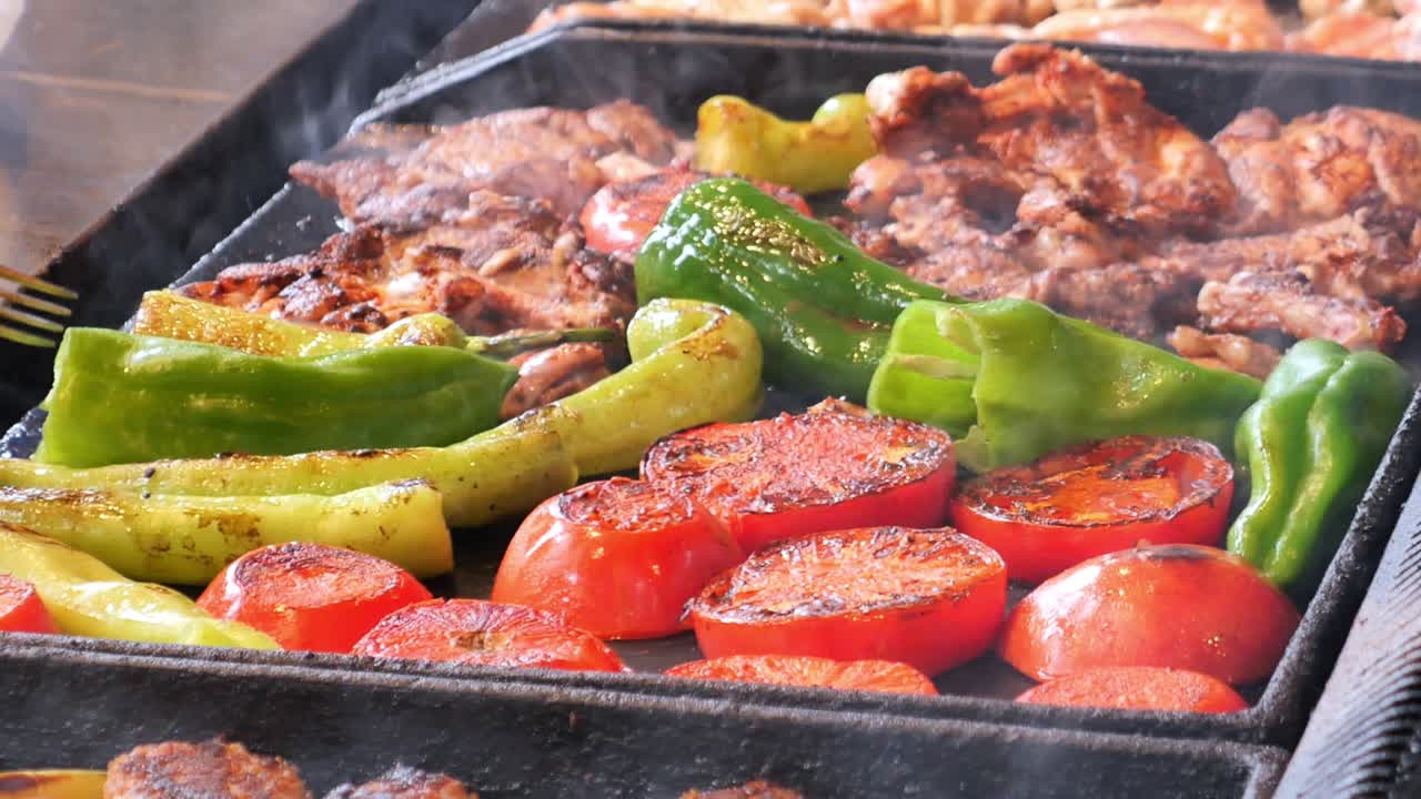 Pollo a la parrilla y verduras