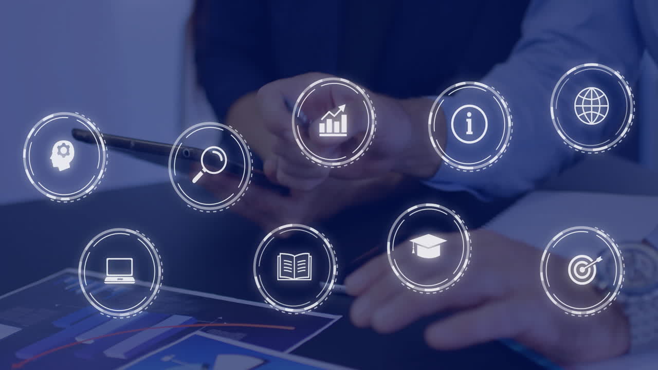 animación de iconos de negocios sobre diversas personas de negocios discutiendo el trabajo