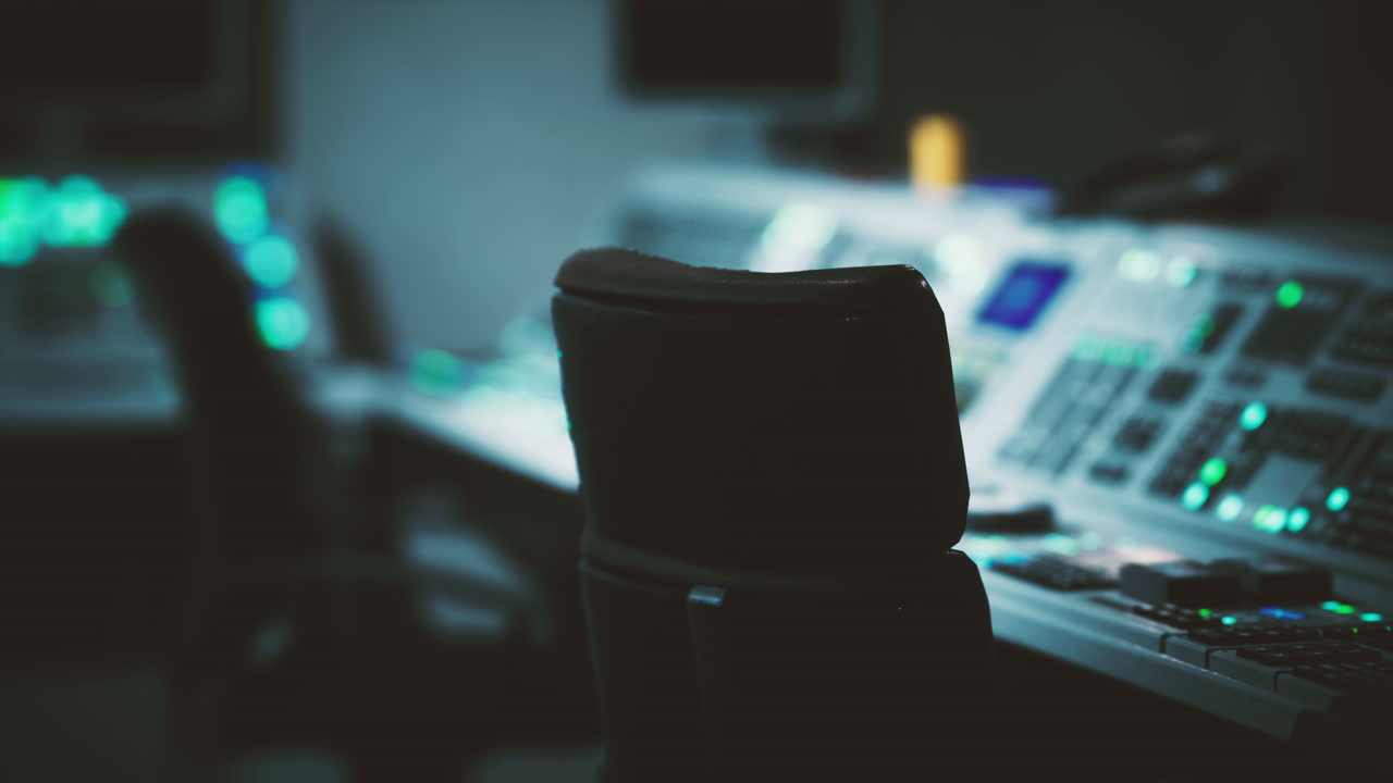 sala de control de la central eléctrica vacía