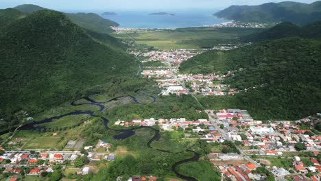 Isla-De-Santa-Catarina-En-Brasil-Espectacular-Paisaje-Escénico-Aéreo