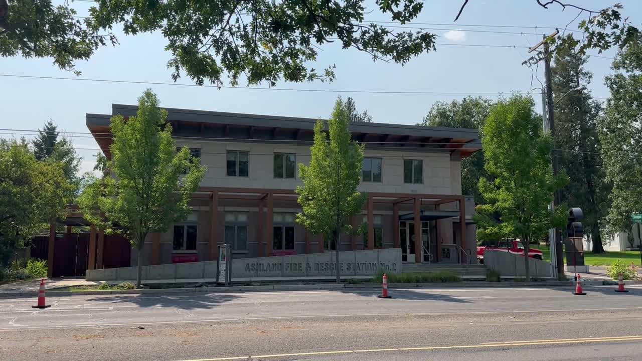 edificio de bomberos y rescate para ashland, oregón