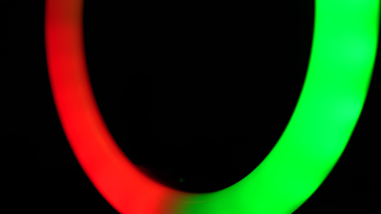 다채로운 빛의 반지 추상 비디오