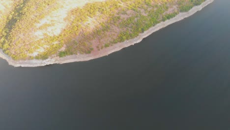 Imágenes-De-Drones-De-Islas-Rodeadas-Por-El-Océano