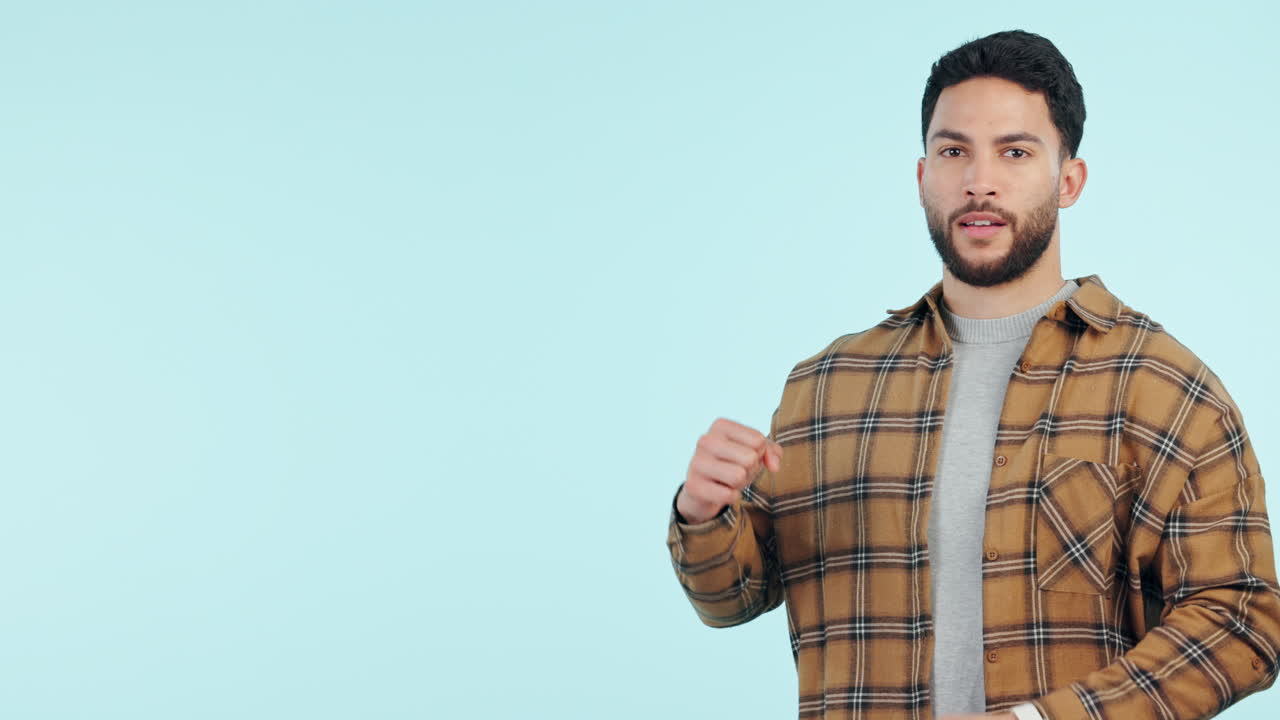 cuenta atrás, manos y cara de hombre en el estudio