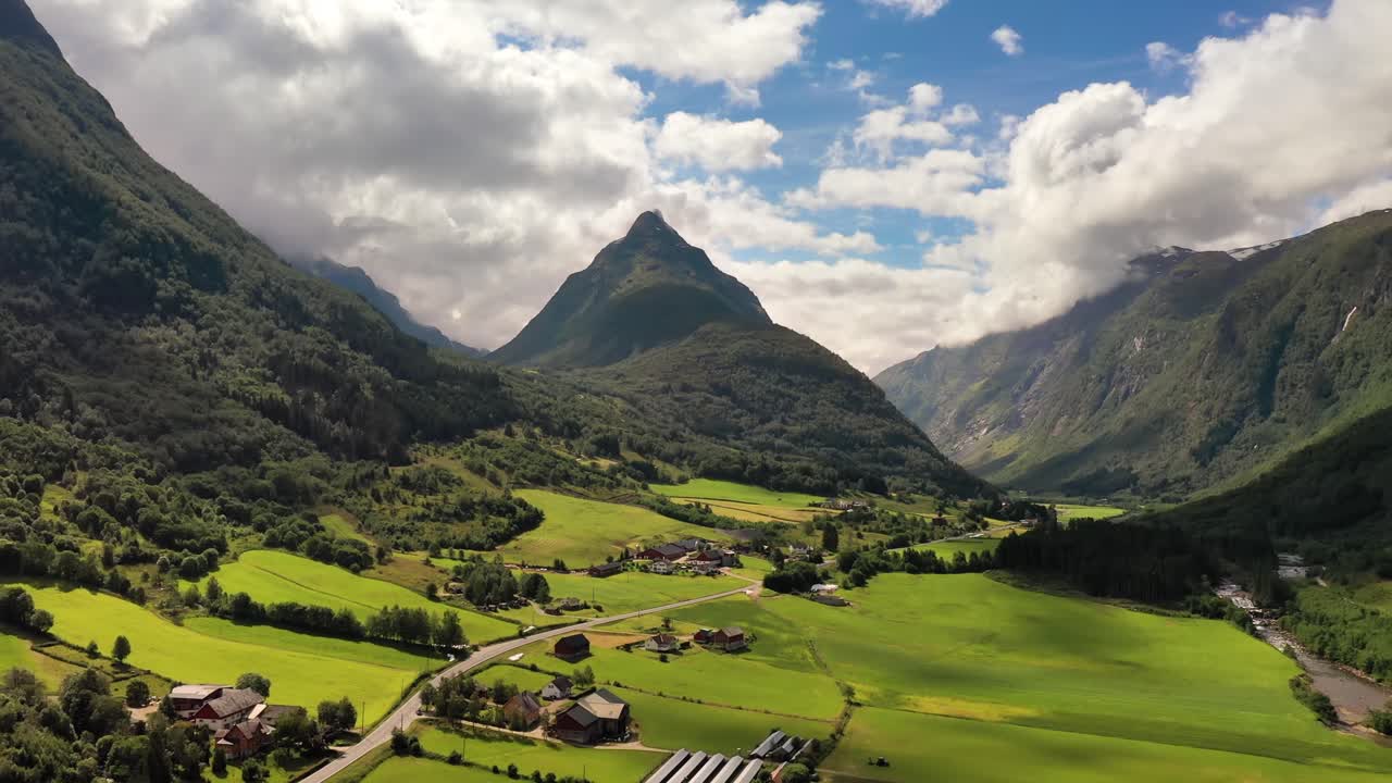 imágenes aéreas de la hermosa naturaleza de noruega.