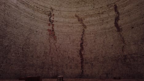 interior vacío del horno de ladrillos, provincia de vinh long en el delta del mekong, vietnam