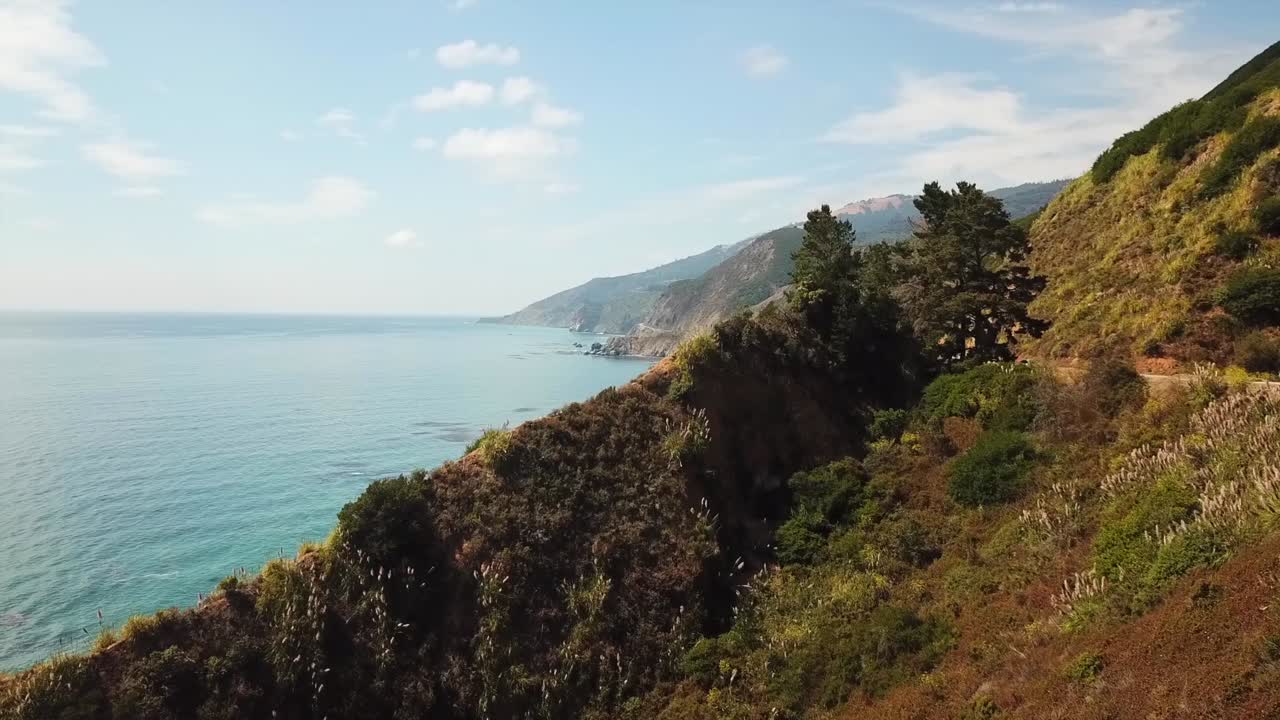 Costa della California settentrionale ripresa da drone