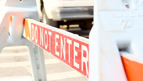 No-Entre-En-El-Bloqueo-De-La-Carretera-De-Barricadas